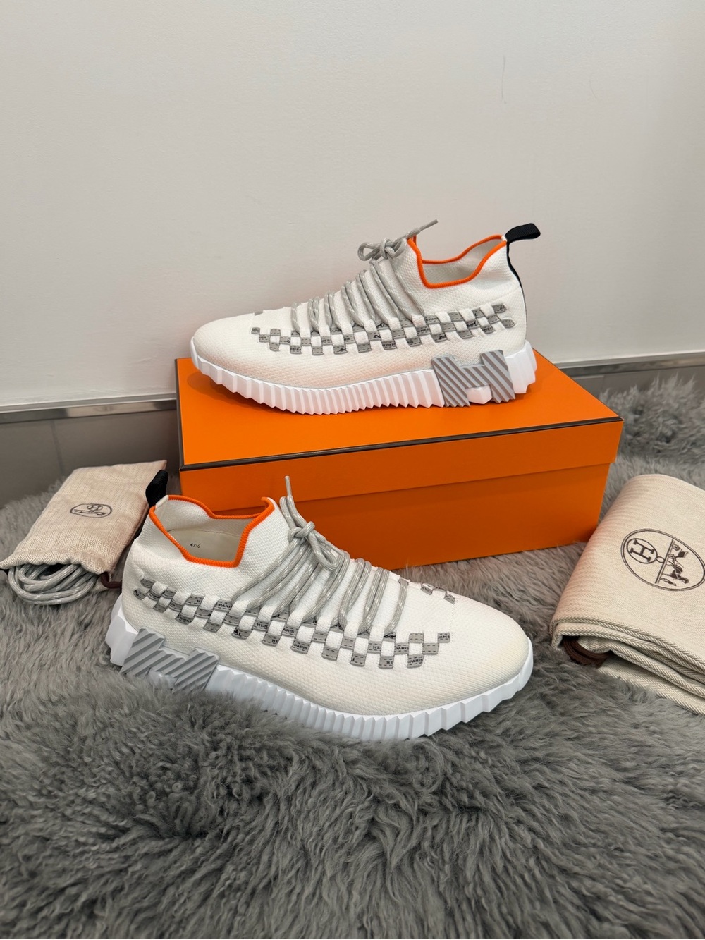 Hermès Flex Knit Sneakers White Grey Orange – Men’s EU 43.5 / US 10.5